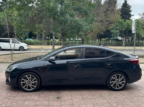 Hyundai Elantra 2020