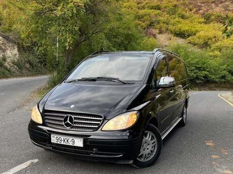 Mercedes Viano 2010