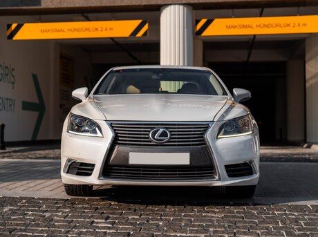 Lexus LS 460 2012