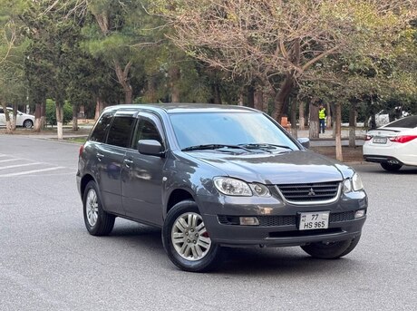 Mitsubishi Airtrek 2004