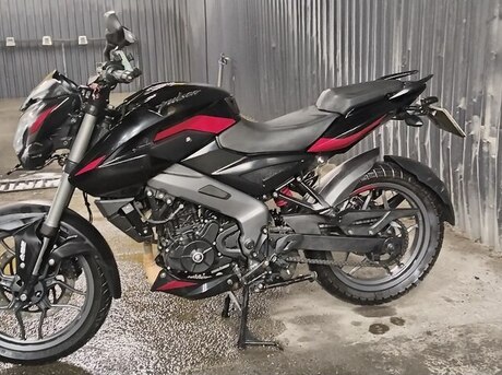 Bajaj Pulsar NS 200 2023