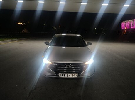 Hyundai Elantra 2018