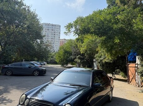 Mercedes E 240 2000