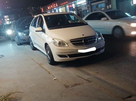 Mercedes B 170 2009