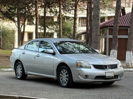 Mitsubishi Galant 2009