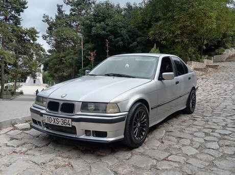 BMW 318 1992
