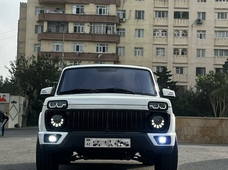 LADA (VAZ) Niva 2011