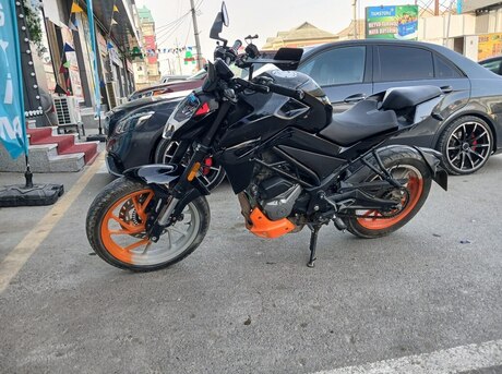 CFMOTO 250 NK 2025