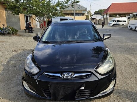 Hyundai Accent 2011