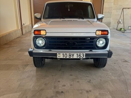 LADA (VAZ) Niva 2015