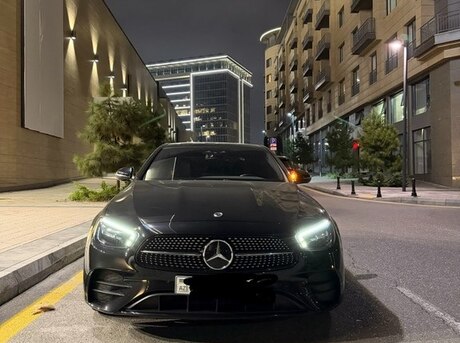 Mercedes E 300 e 2022
