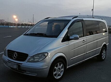 Mercedes Viano 2004