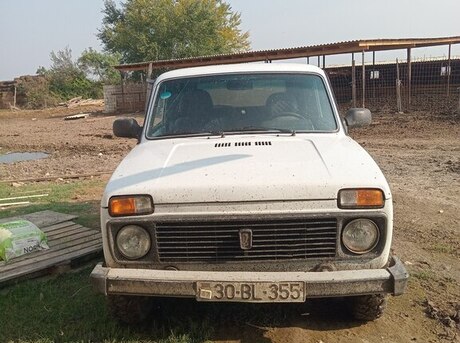 LADA (VAZ) Niva 2002