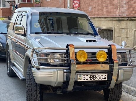 Mitsubishi Pajero 1993