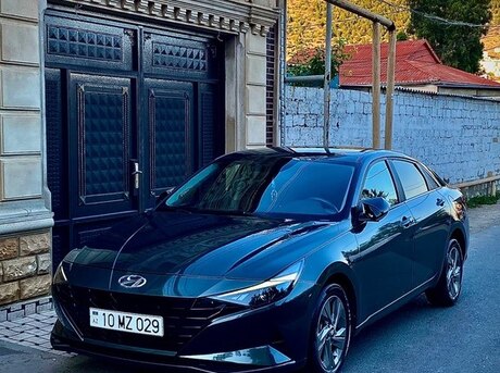 Hyundai Elantra 2022