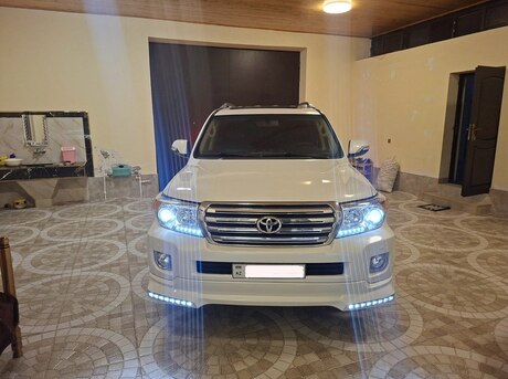 Toyota Land Cruiser 2011