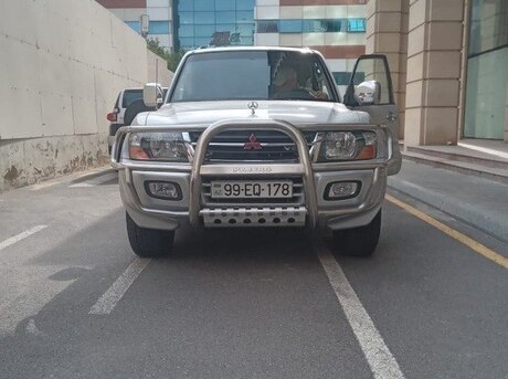 Mitsubishi Pajero 2001