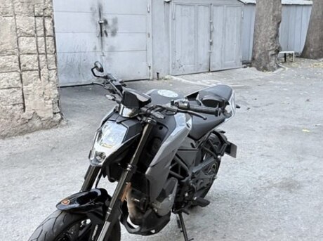 CFMOTO 250 NK 2025