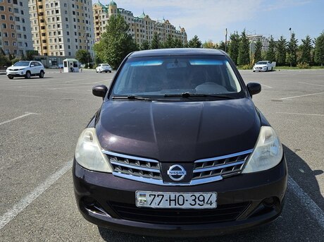 Nissan Tiida 2011