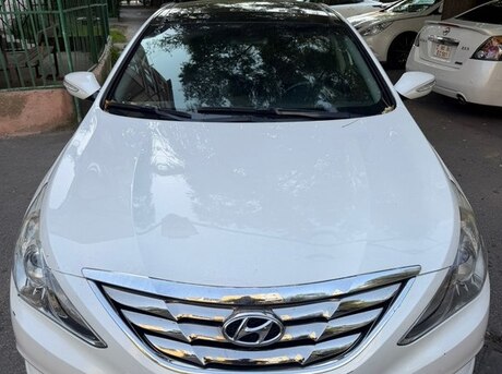 Hyundai Sonata 2010