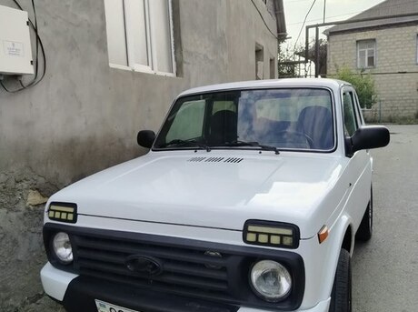 LADA (VAZ) Niva 2015
