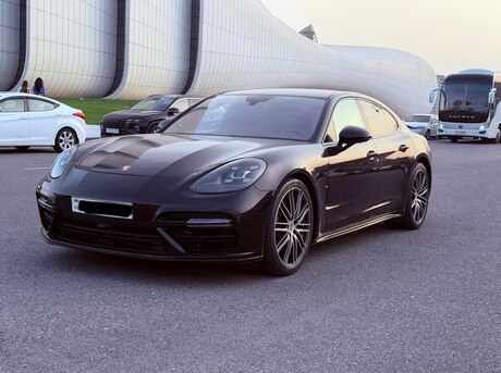 Porsche  2018