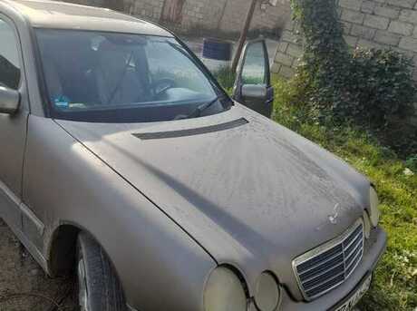 Mercedes E 220 1999