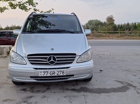 Mercedes Viano 2005