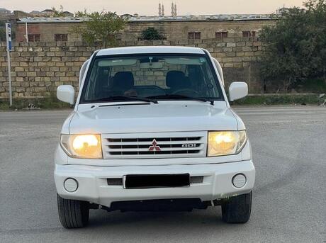 Mitsubishi Pajero io 1999