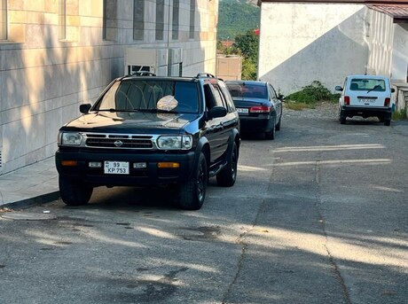 Nissan Pathfinder 1999