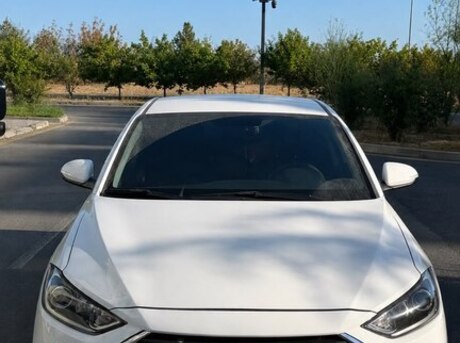 Hyundai Avante 2016