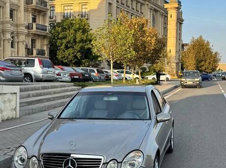 Mercedes E 270 2003