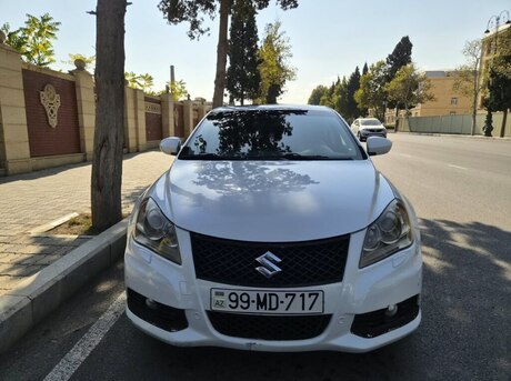 Suzuki Kizashi 2010