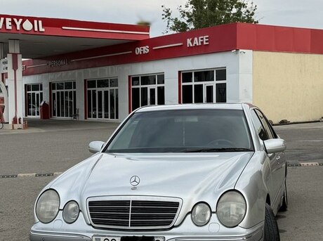 Mercedes E 220 2000