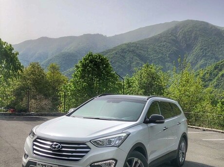 Hyundai Grand Santa Fe 2013
