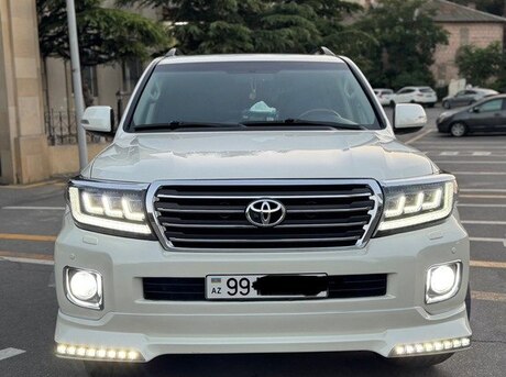 Toyota Land Cruiser 2012