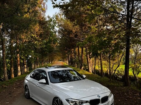 BMW 330 2018