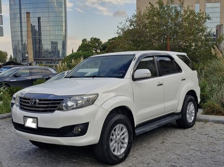 Toyota Fortuner 2011