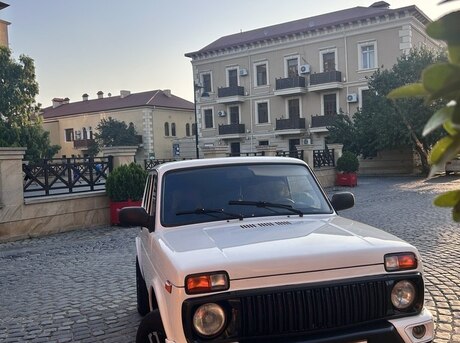 LADA (VAZ) Niva 2015