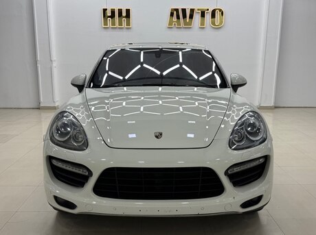 Porsche Cayenne Turbo 2011