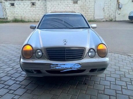 Mercedes E 220 2000