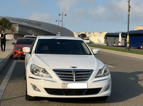 Hyundai Genesis 2013