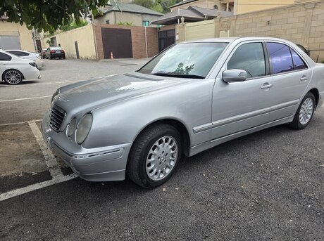 Mercedes E 200 2000