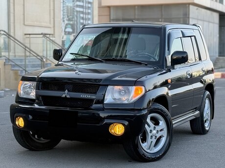 Mitsubishi Pajero io 2005