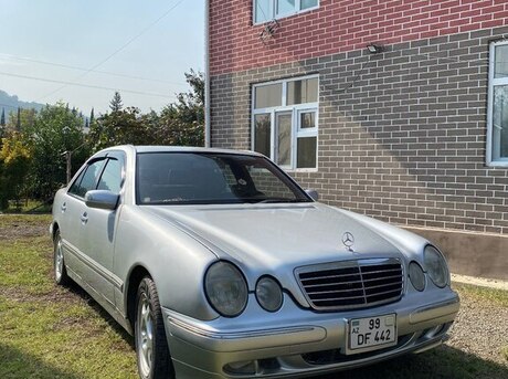 Mercedes E 220 2000