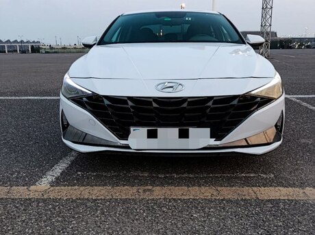 Hyundai Elantra 2022