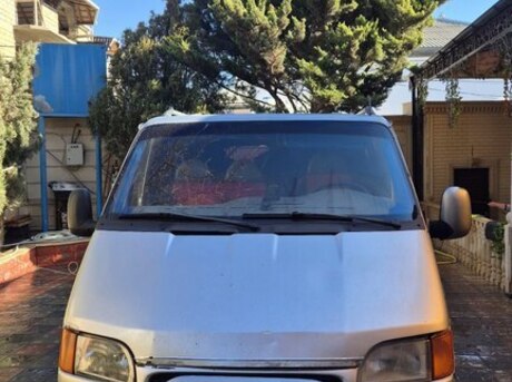 Ford Transit 2000