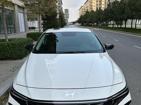 Hyundai Elantra 2024