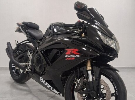 Suzuki GSR 750 2009