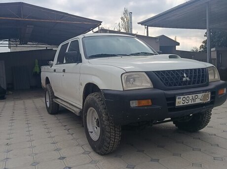 Mitsubishi L200 2005